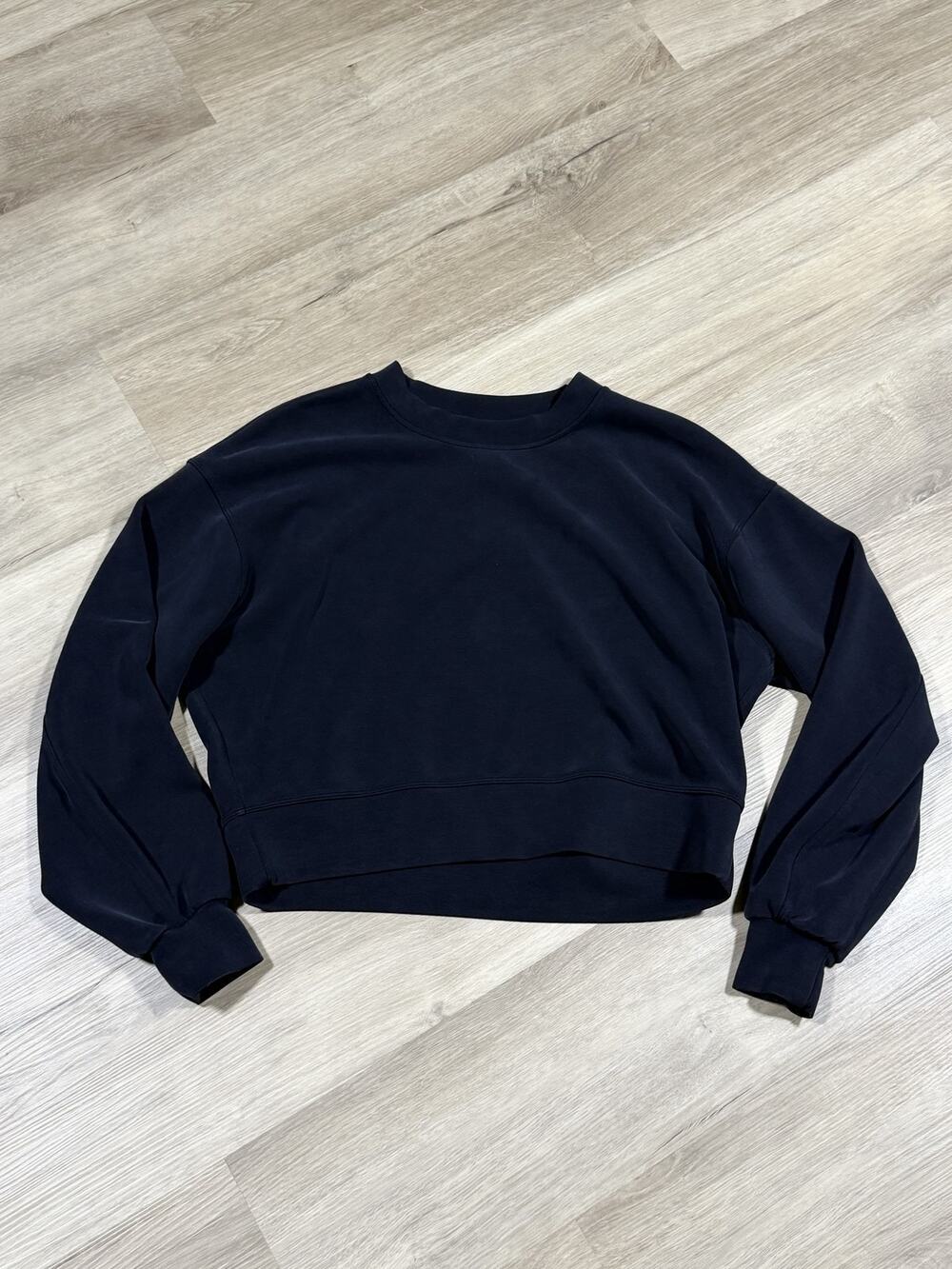 Lululemon Perfectly Oversized Cropped Crew Sweatshirt Womens Size 6 Black